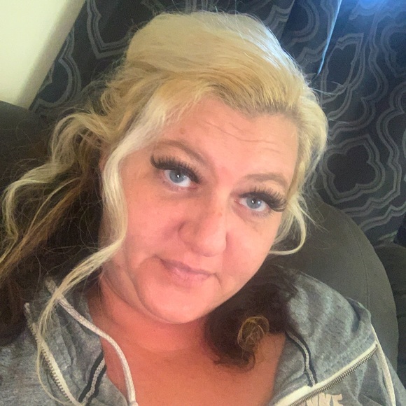 Meet your Posher, Amy - Picture 1 of 1